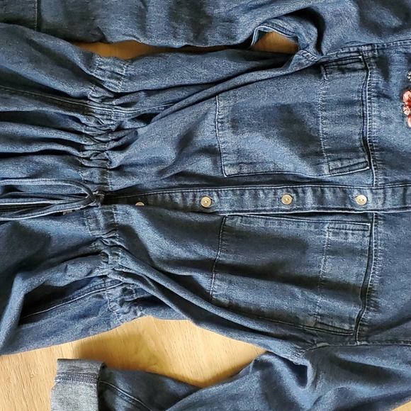 Sister's - Picture 2 of 2